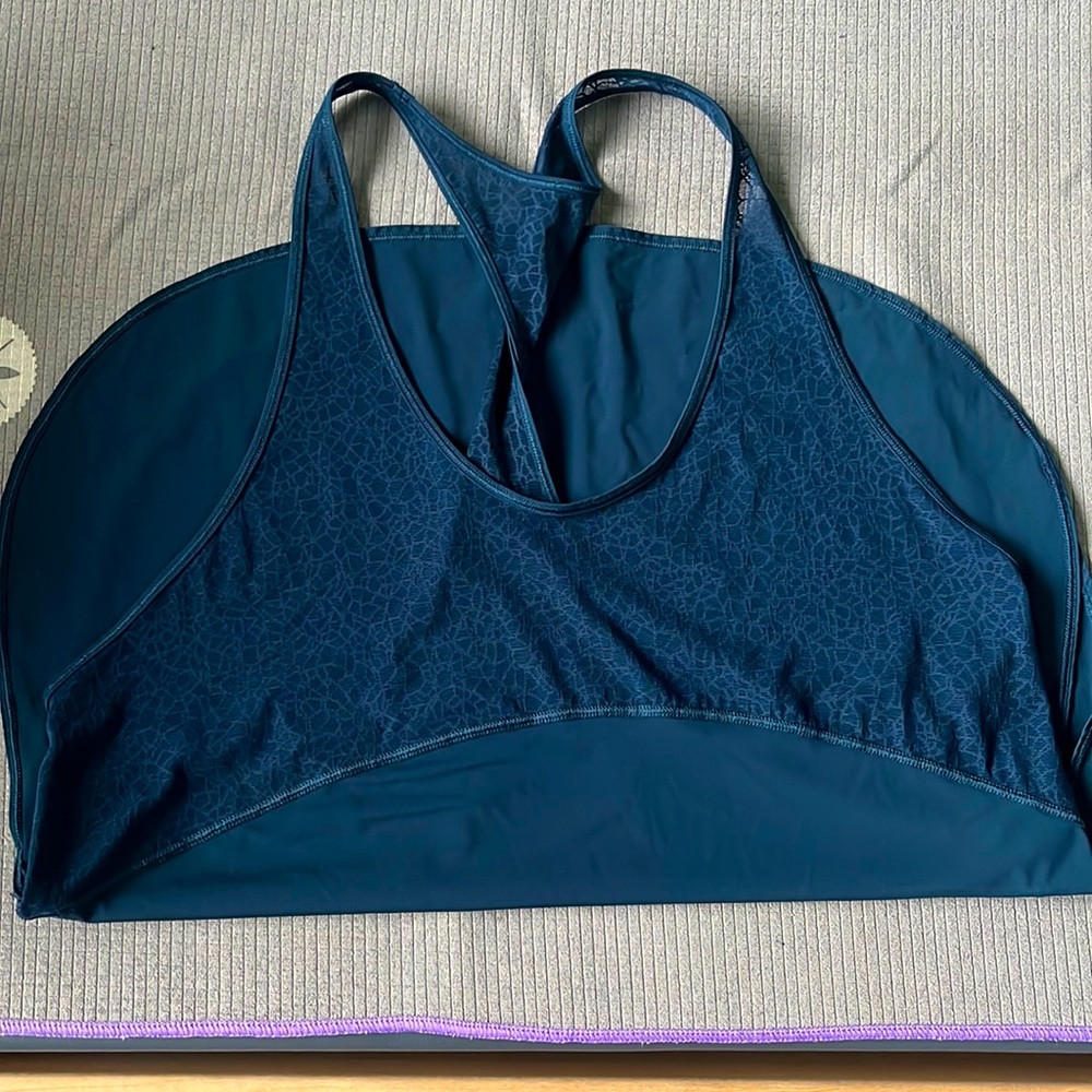 Lululemon Tank 10